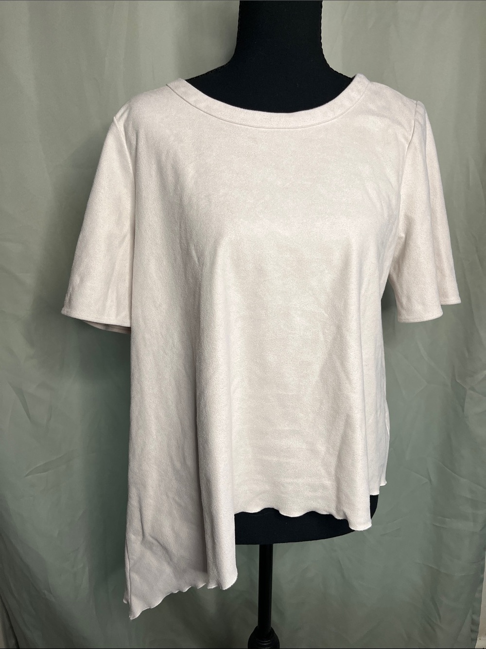 Marie Oliver Soft White Short Sleeve Top with Asymmetric Hem Suede Like Feel XS